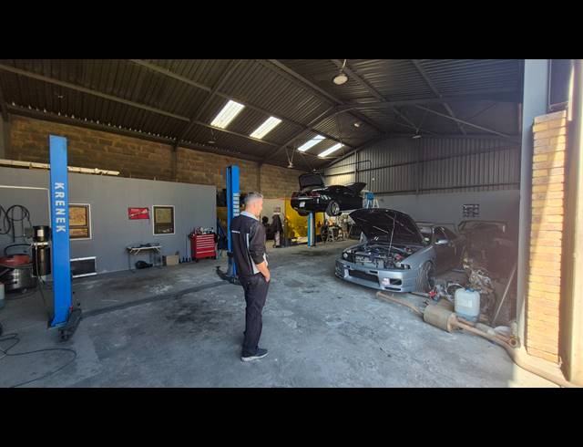 294M² FACTORY FOR SALE IN ANDERBOLT